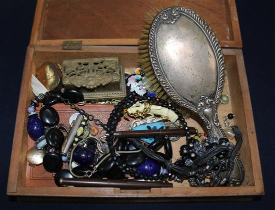 A mixed box of costume jewellery